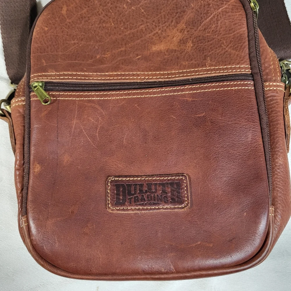 Duluth Trading Co Lifetime Leather Travel Bag